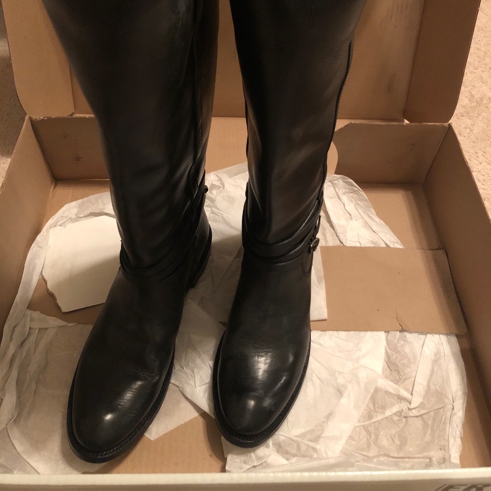 Like NEW FRYE BLACK LEATHER “SHIRLEY” riding boot. Only worn twice